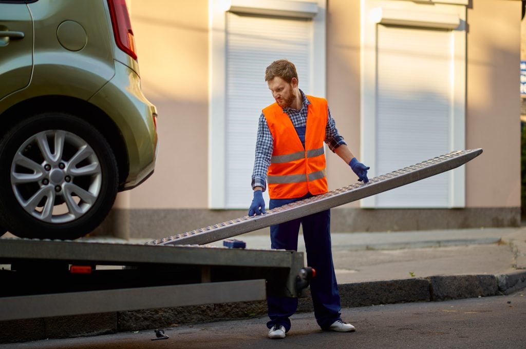 Read expert advice with our reliable & up-to-date towing blog. Professional tips on roadside safety, towing service & DIY car care for drivers near Bellevue.